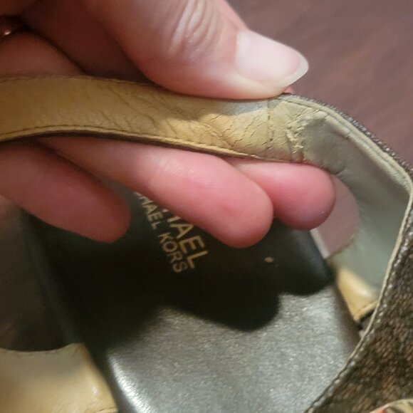Michael Kors Logo Plaque Sandal - Picture 13 of 16